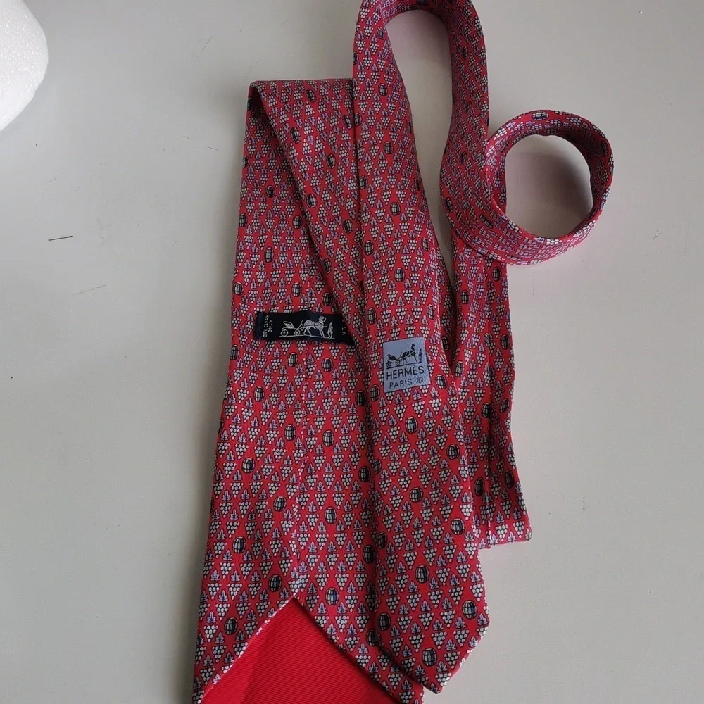 HERMÈS SILK TIE